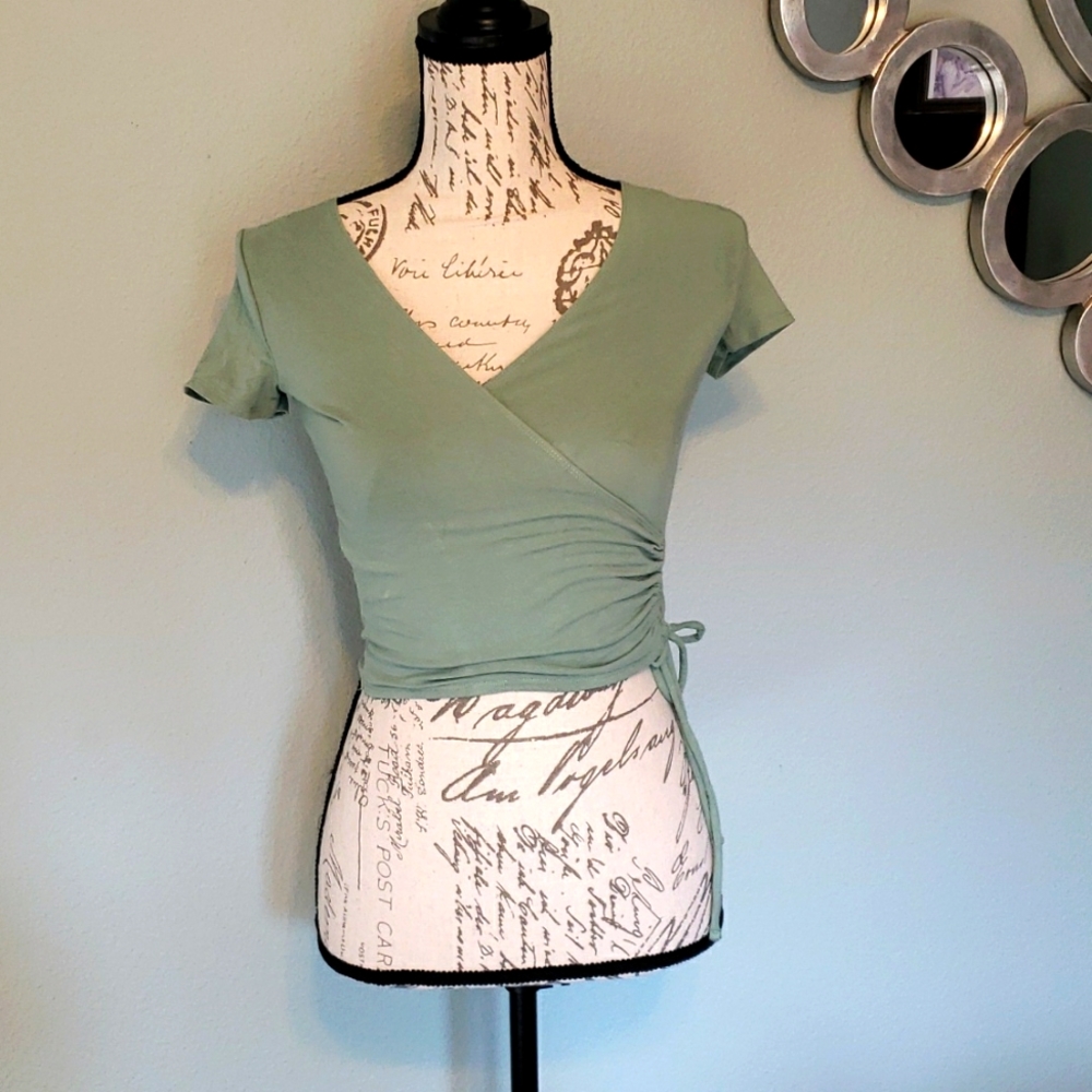 Hollister xxs baby tee